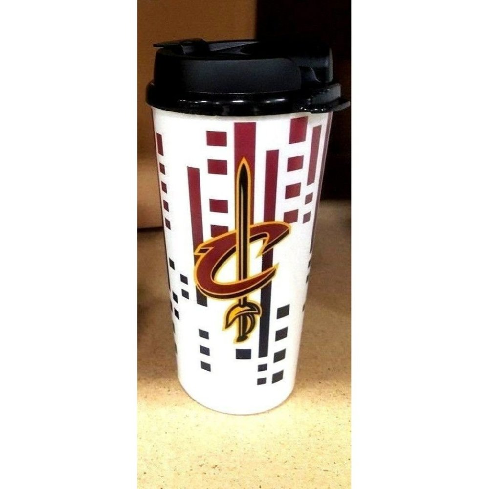 CLEVELAND CAVALIERS 32 OUNCES TRAVEL TUMBLER CUP MUG WITH LID NBA NEW